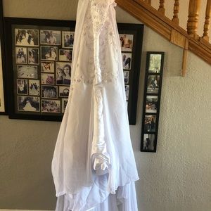 Strapless wedding dress never used